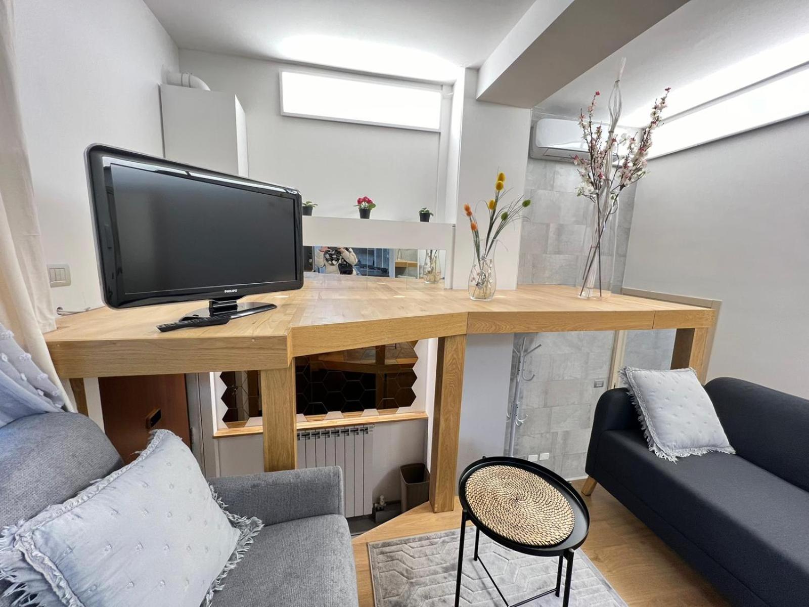 "R&P Apartment", Short Term Stay, Elegant Design, Bisceglie Metro Station, Easy For San Siro And Fiera Milano, Free Parking Exteriör bild