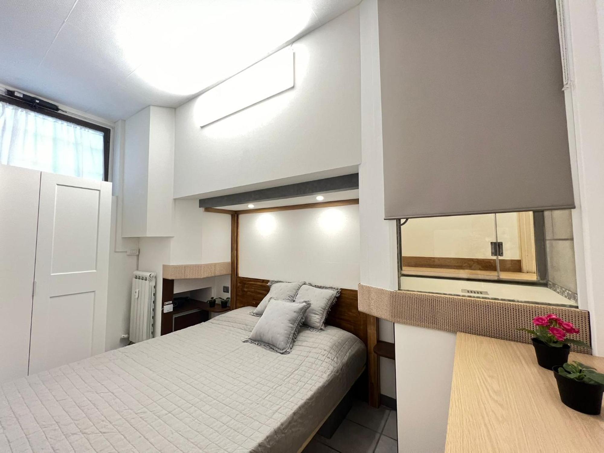 "R&P Apartment", Short Term Stay, Elegant Design, Bisceglie Metro Station, Easy For San Siro And Fiera Milano, Free Parking Exteriör bild
