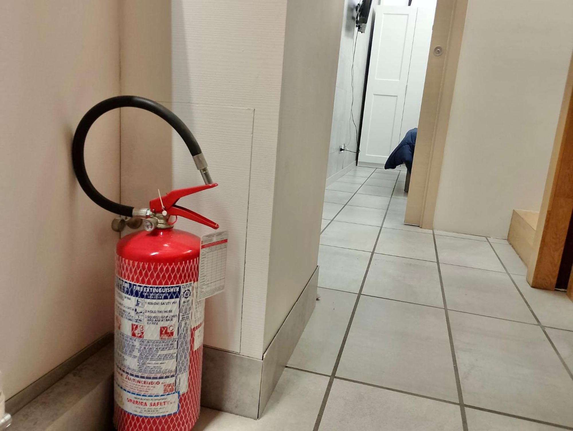 "R&P Apartment", Short Term Stay, Elegant Design, Bisceglie Metro Station, Easy For San Siro And Fiera Milano, Free Parking Exteriör bild